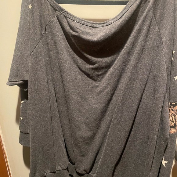 Torrid Charcoal Grey Tiger Off Shoulder Sweatshirt size 5 NWT - Picture 8 of 8